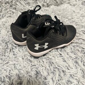 Under Armour Black and White Sneakers with Breathable Mesh and Padded Tongue